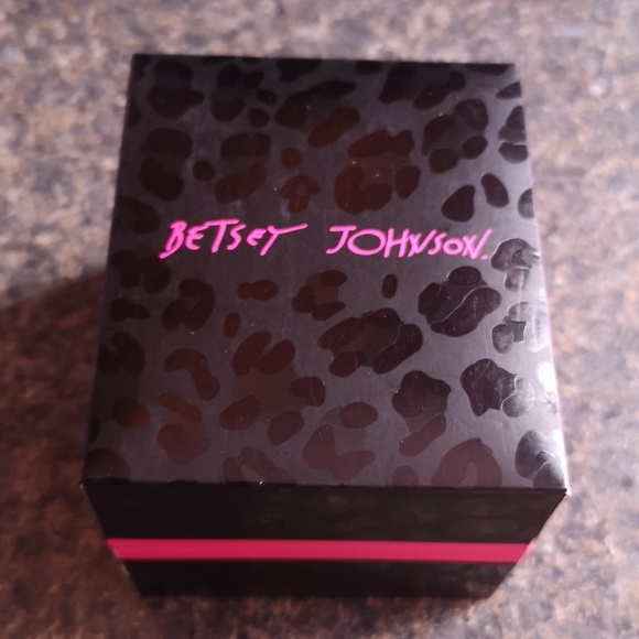 New in Box Betsey Johnson Watch with Penguin w Crown, Bling Gemstones Pearls - Picture 2 of 6